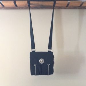 Small baggallini crossbody